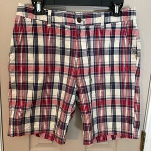 Bass Heritage madras red/white/blue plaid flat front Bermuda shorts pockets. 8